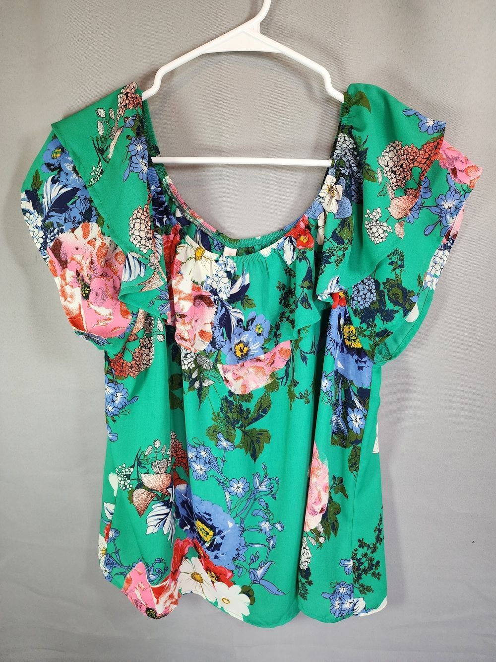 Xhilaration Floral Off-Shoulder Top in Green
